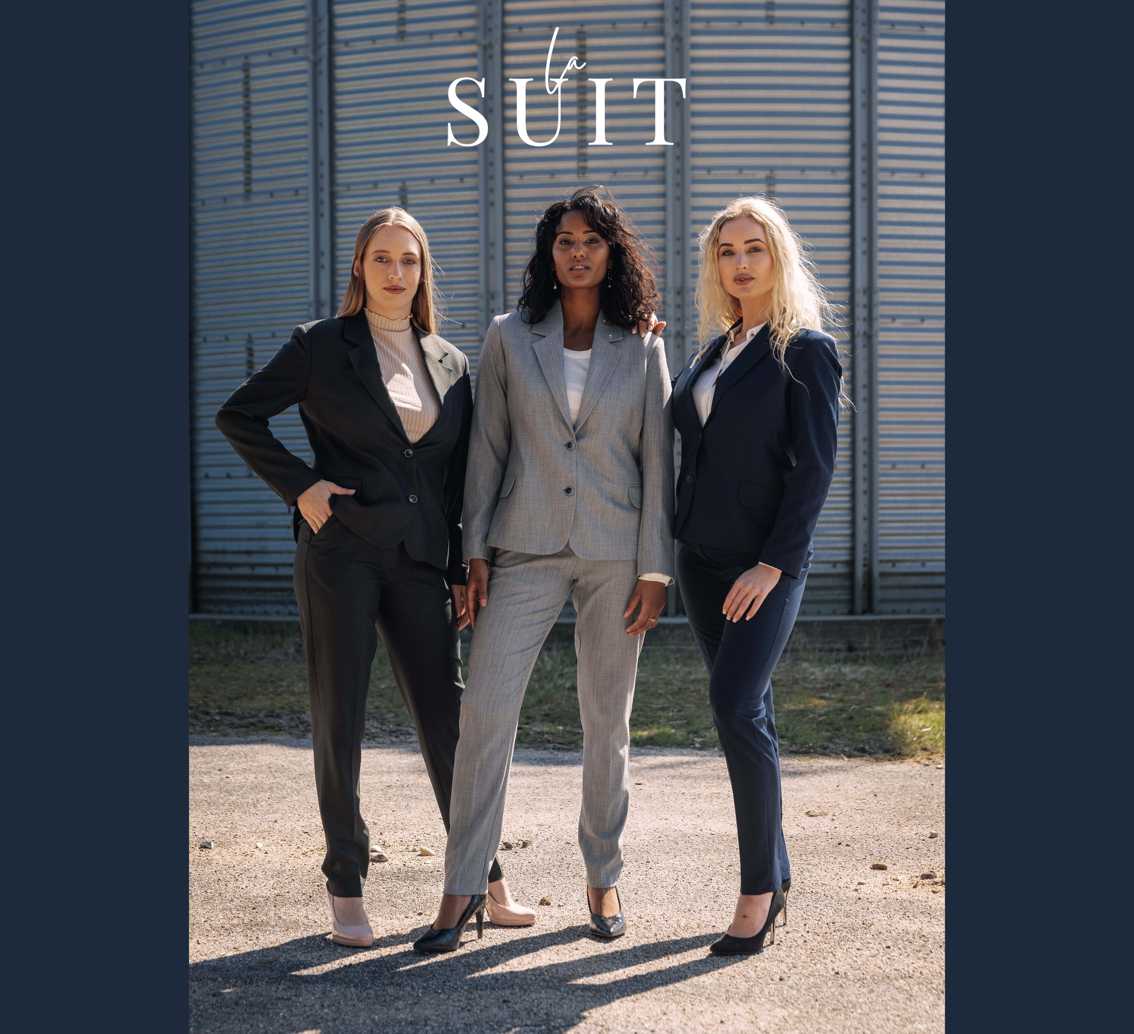 Kvalitets suits til kvinder i blå, grå og navy ekslusiv kvalitet fra LA SUIT