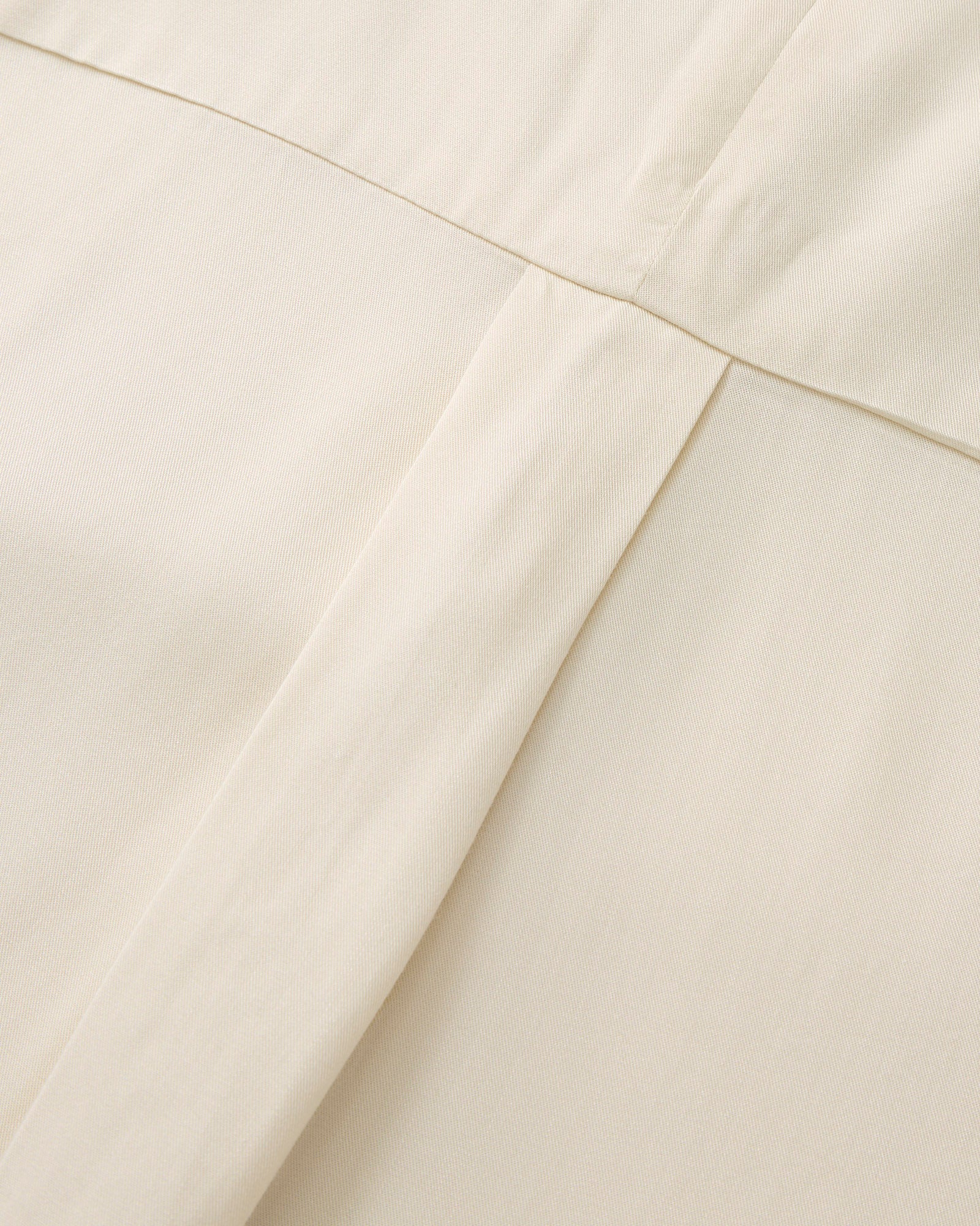 Skjortebluse til damer i ivovy lavet af kvaliteten 100% Viskose (LENZING™ ECOVERO™), ansvarligt produceret design fra A Working Theory